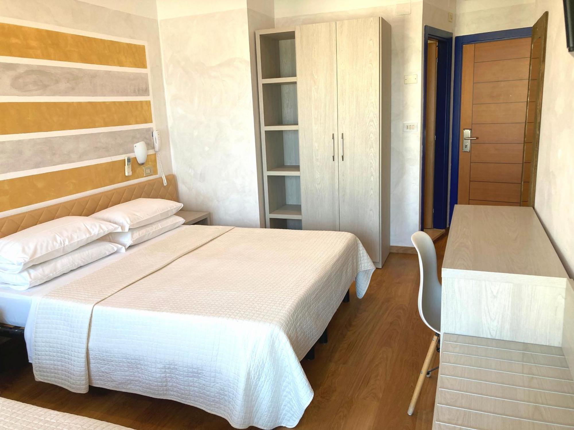 Hotel Diplomatic Ричоне Екстериор снимка